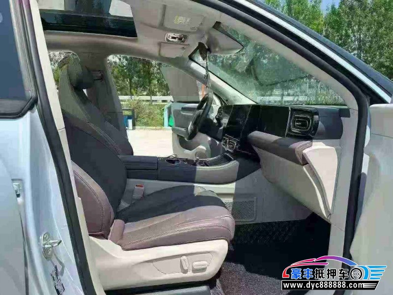 22年零跑C11轿车抵押车出售