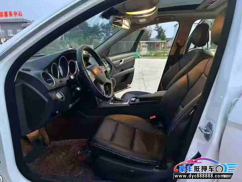 14年奔驰C轿车抵押车出售
