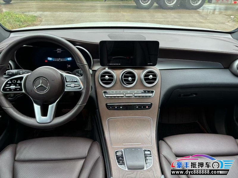 21年奔驰GLC轿车抵押车出售