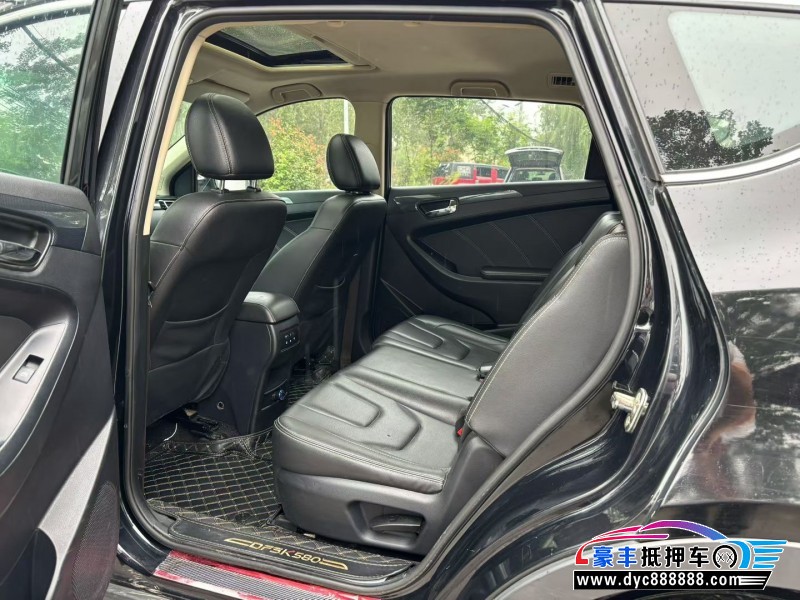 20年东风风光580轿车抵押车出售