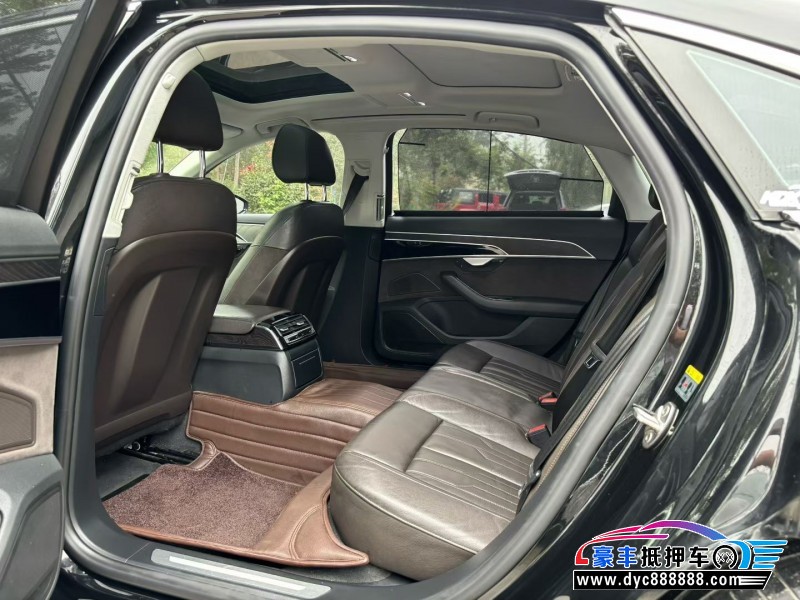 18年奥迪A8L轿车抵押车出售