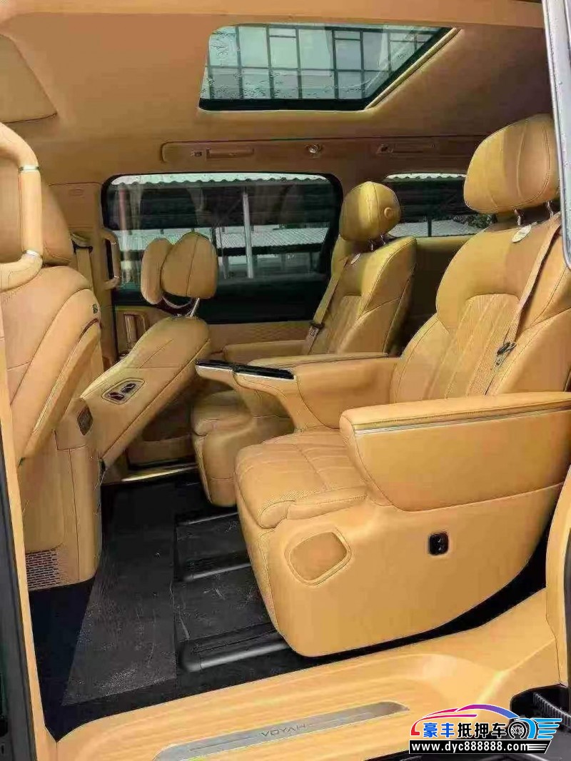 25年岚图梦想家轿车抵押车出售