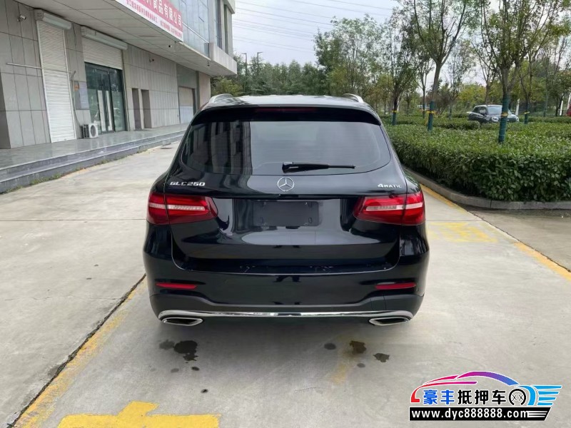 18年奔驰GLC轿车抵押车出售