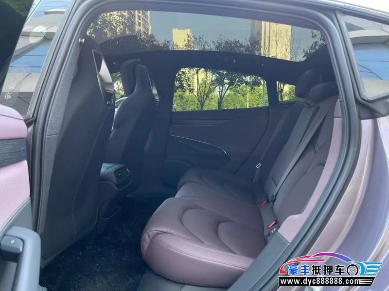 25年小米SU7轿车抵押车出售