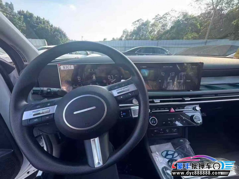 25年现代途胜轿车抵押车出售