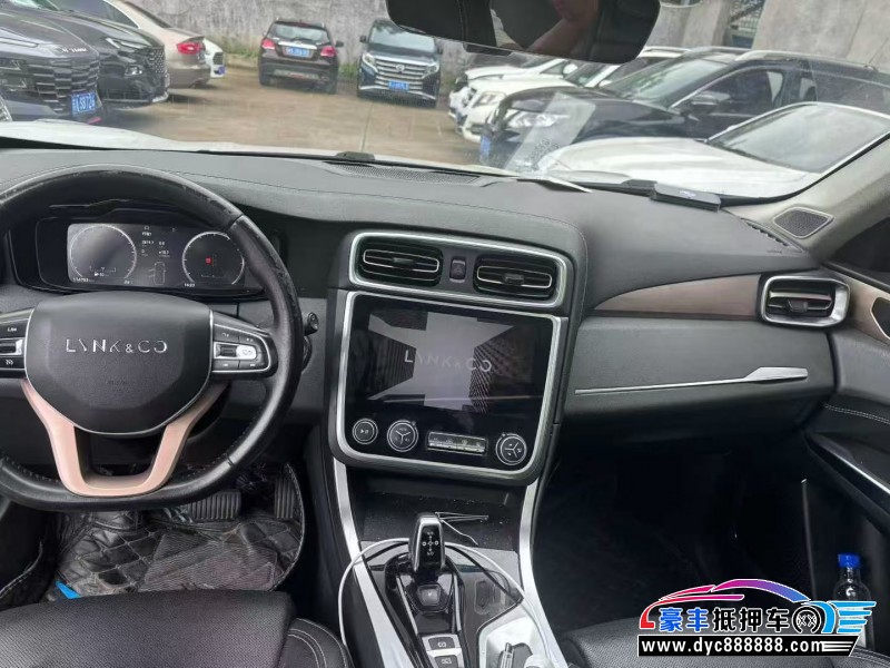 19年领克01轿车抵押车出售