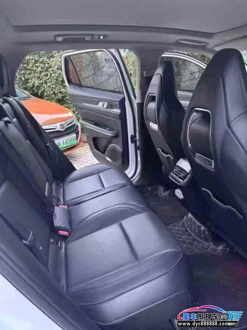 22年领克01轿车抵押车出售