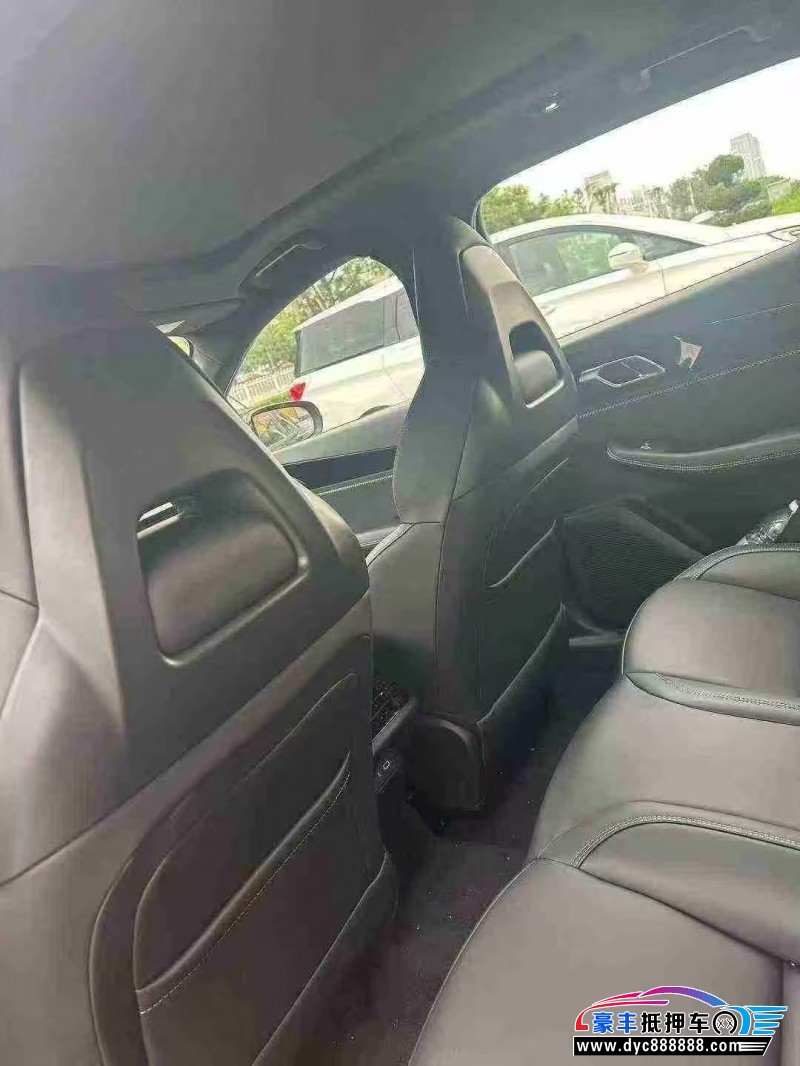 25年领克03轿车抵押车出售