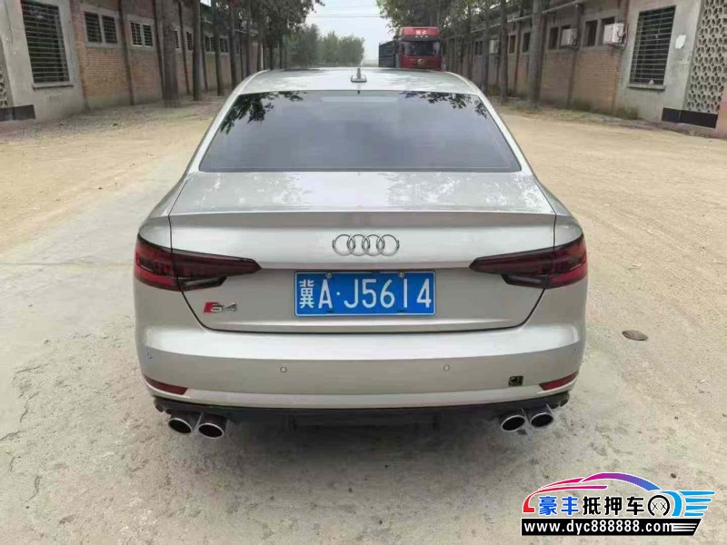 18年奥迪A4L轿车抵押车出售