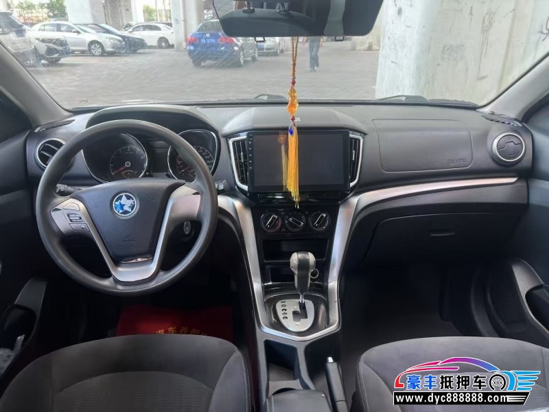 17年启辰T70轿车抵押车出售