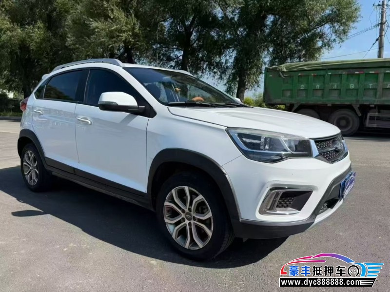 17年奇瑞瑞虎3x轿车抵押车出售