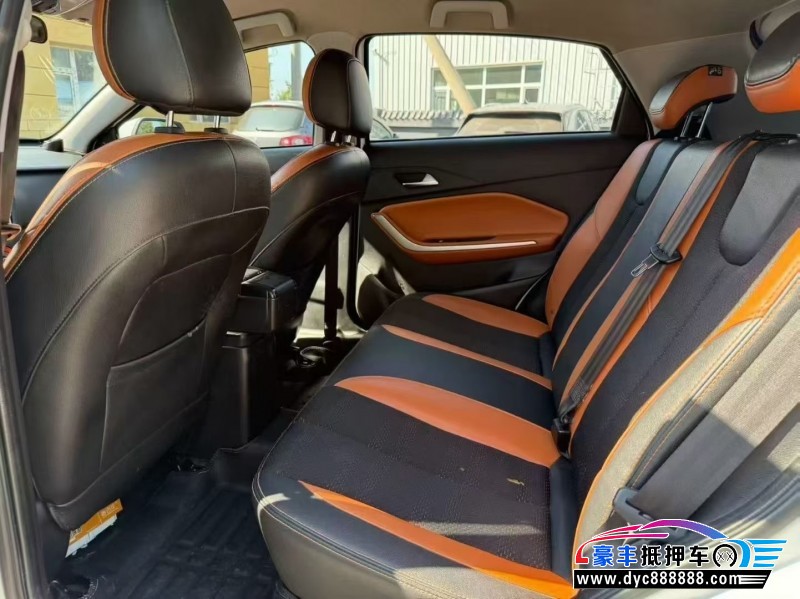 17年奇瑞瑞虎3x轿车抵押车出售