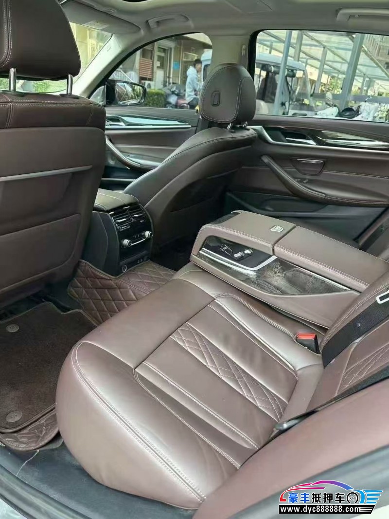 19年宝马5系轿车抵押车出售