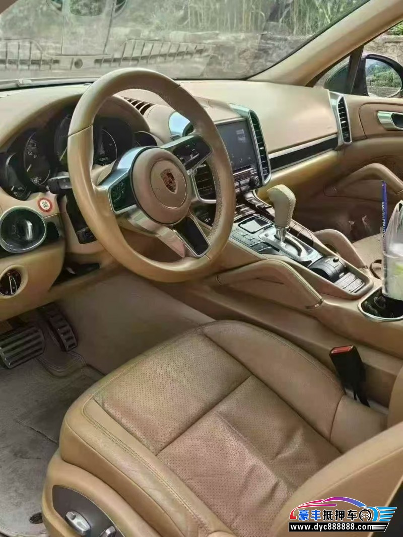 17年保时捷卡宴SUV抵押车出售