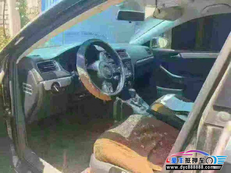 14年大众速腾轿车抵押车出售