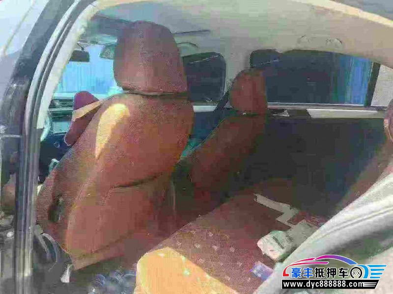 14年大众速腾轿车抵押车出售