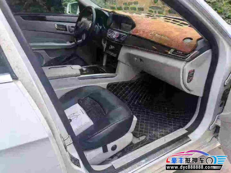 16年奔驰E轿车抵押车出售