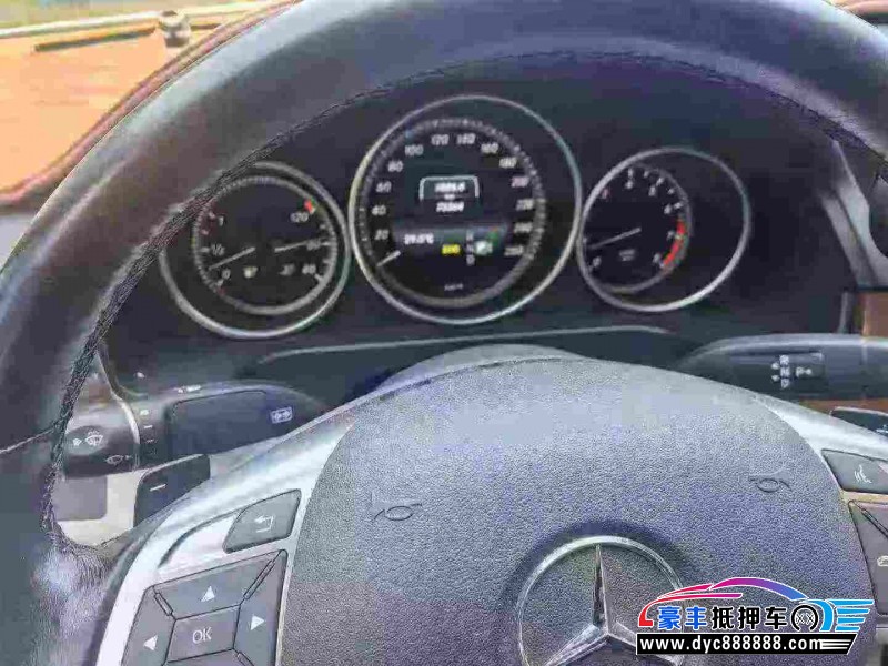 16年奔驰E轿车抵押车出售