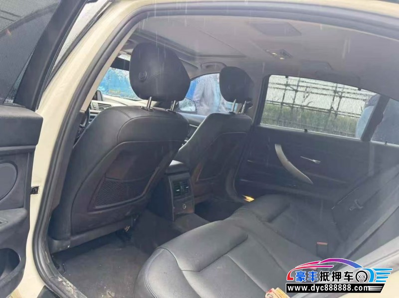 15年宝马3系轿车抵押车出售