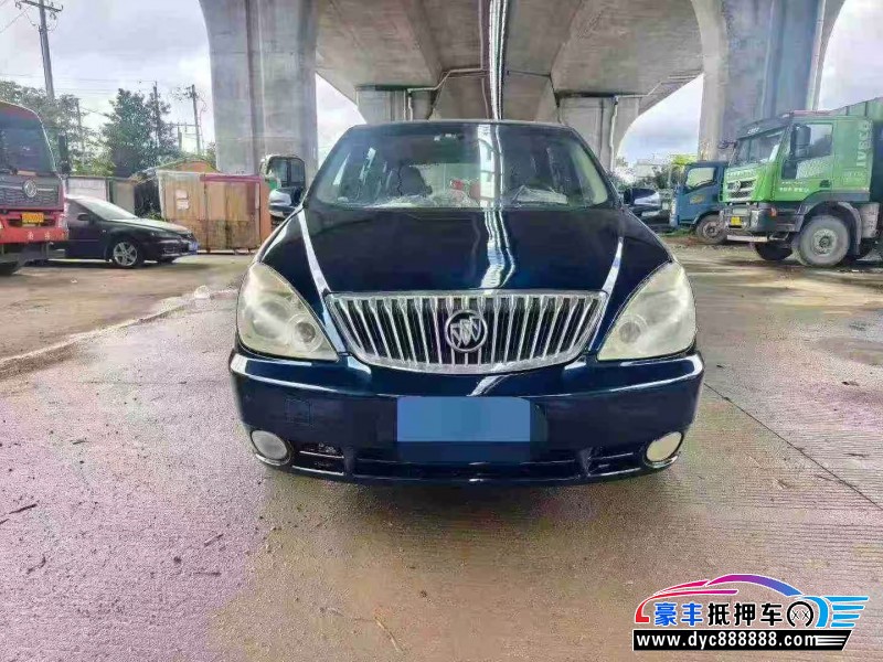 15年别克GL8轿车抵押车出售