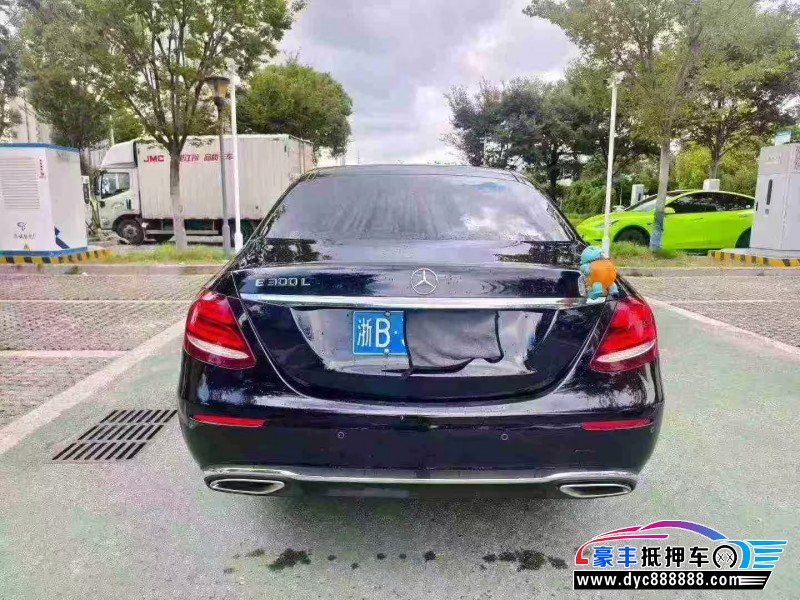 18年奔驰E轿车抵押车出售