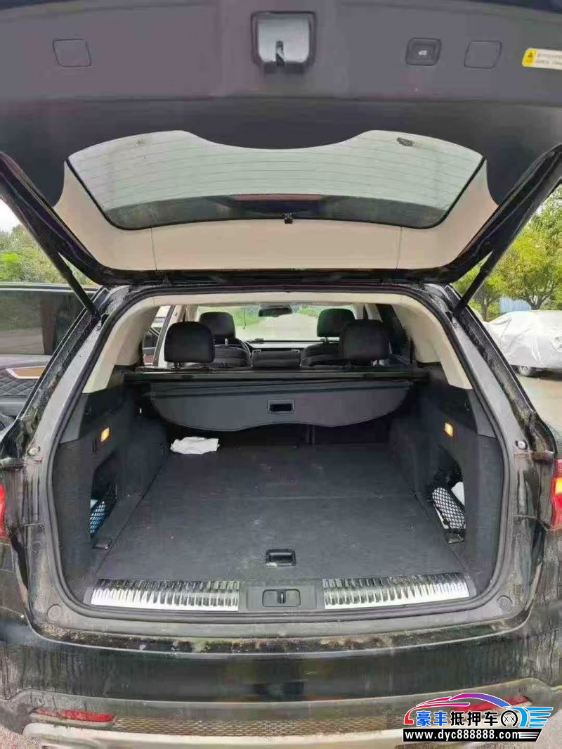 20年红旗HS7轿车抵押车出售