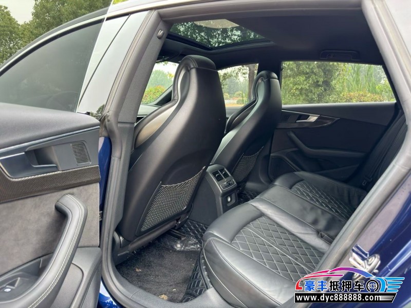 19年奥迪S5轿车抵押车出售