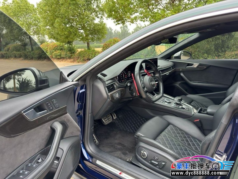 19年奥迪S5轿车抵押车出售