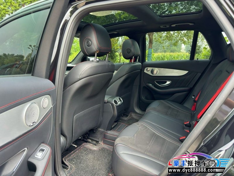 18年奔驰GLC轿车抵押车出售