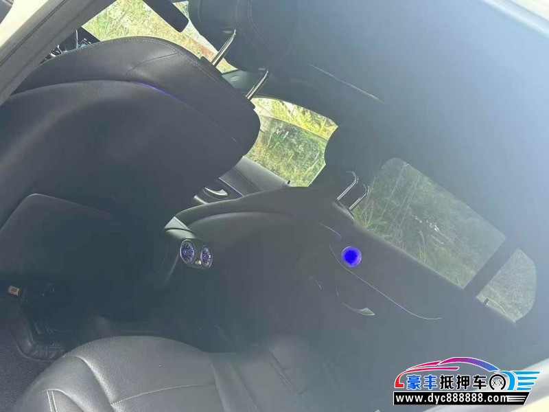 20年奔驰GLC轿车抵押车出售