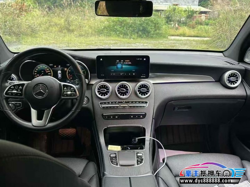 20年奔驰GLC轿车抵押车出售