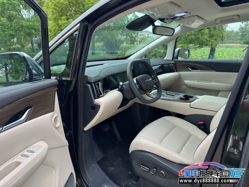 25年合创v09轿车抵押车出售