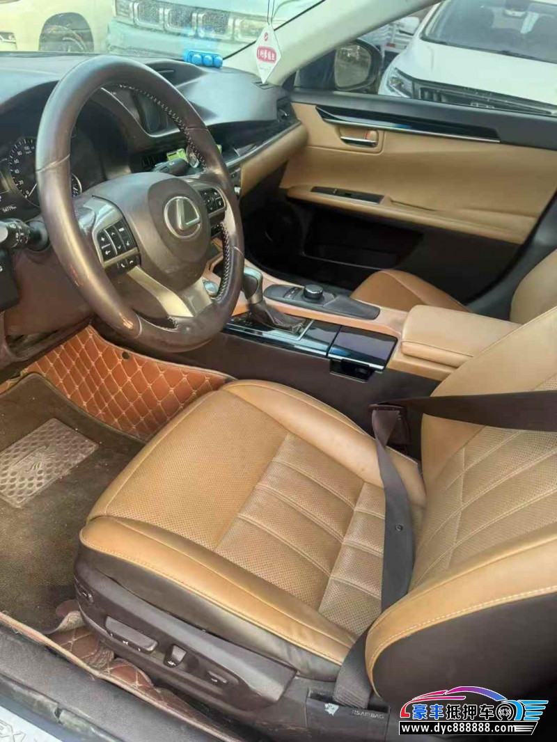 16年雷克萨斯ES轿车抵押车出售