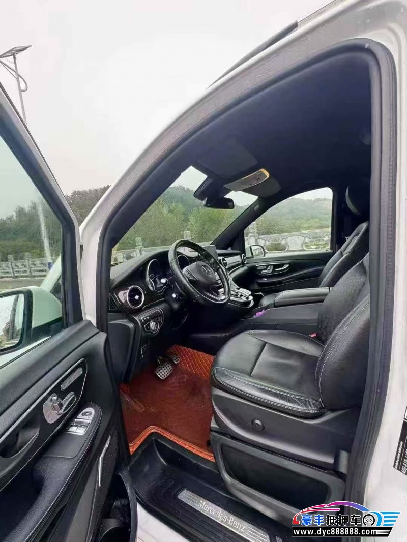 18年奔驰V轿车抵押车出售