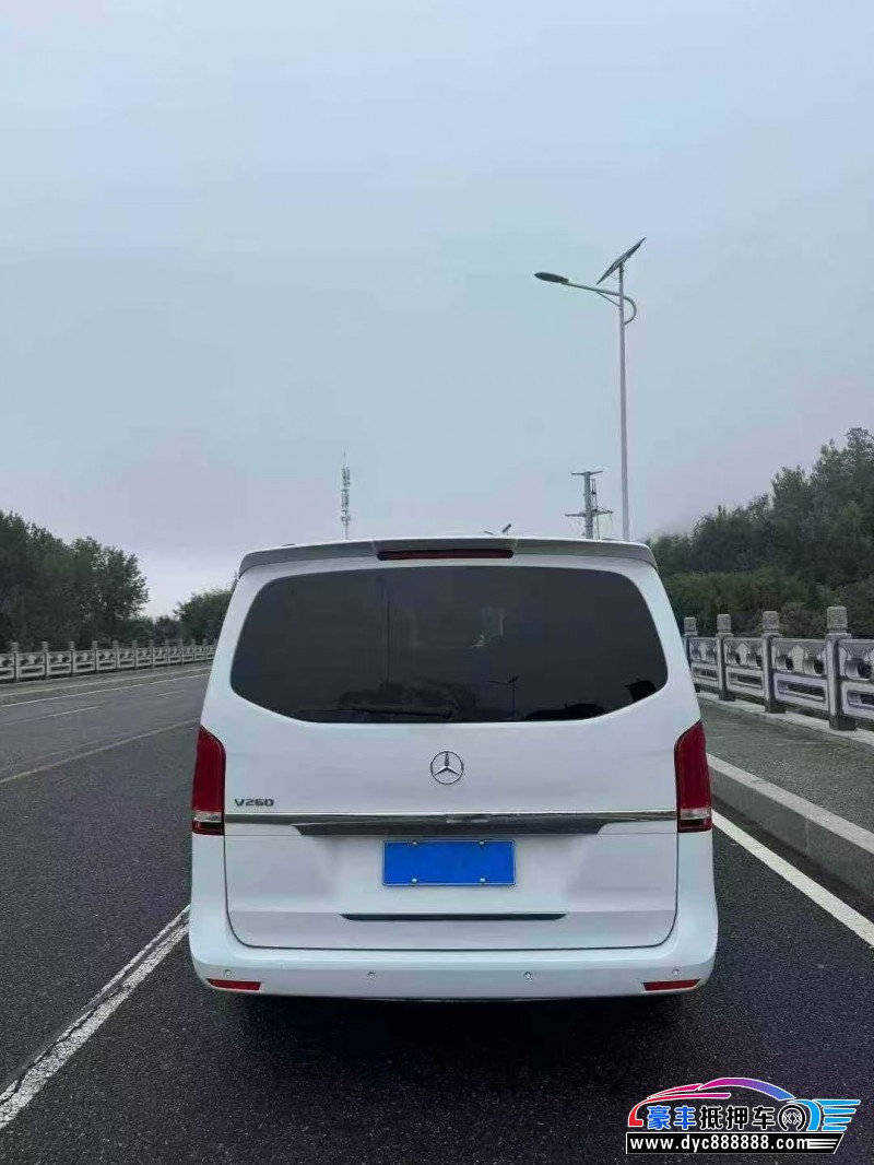 18年奔驰V轿车抵押车出售