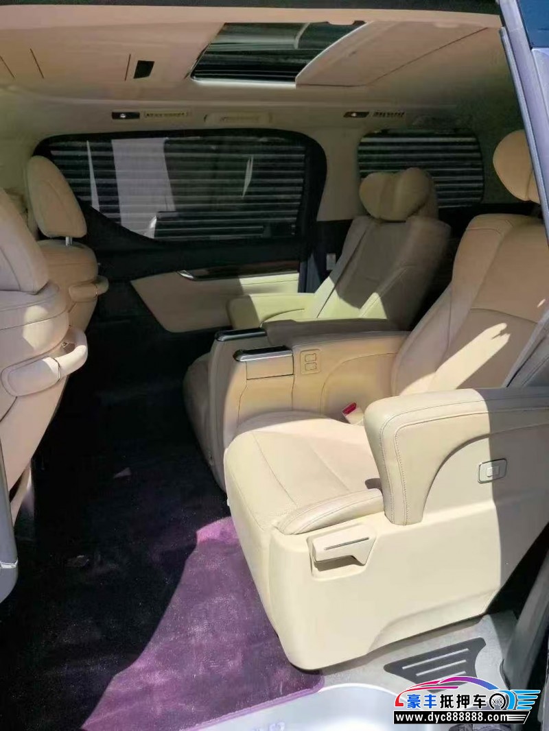 18年丰田埃尔法轿车抵押车出售