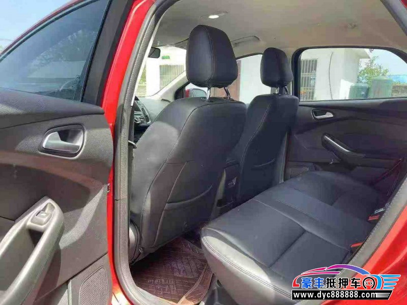 17年福特福克斯轿车抵押车出售