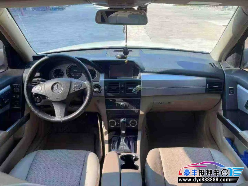 12年奔驰GLK轿车抵押车出售