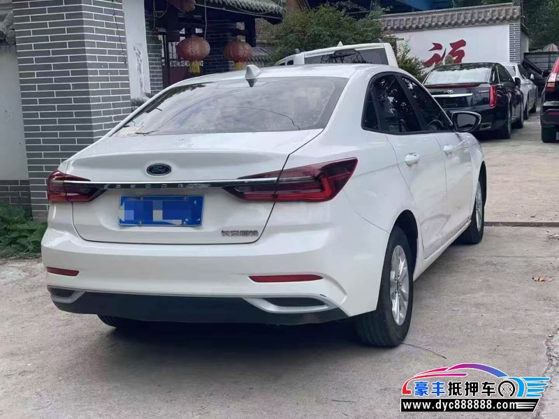 21年福特福睿斯轿车抵押车出售