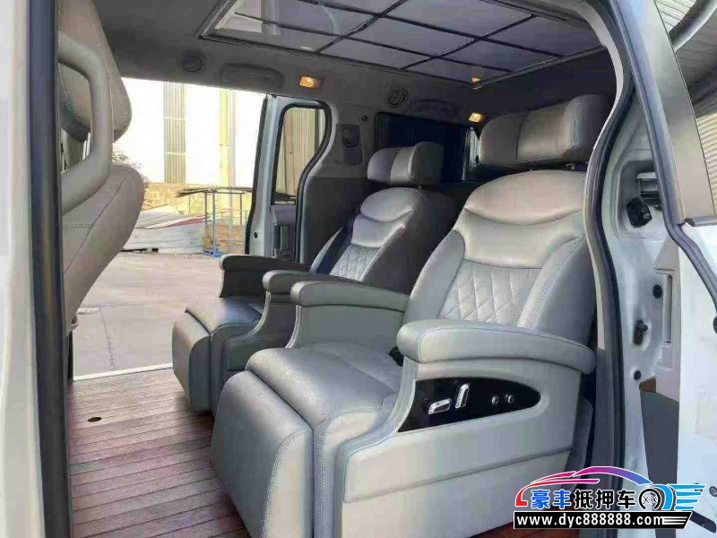 18年丰田塞纳轿车抵押车出售