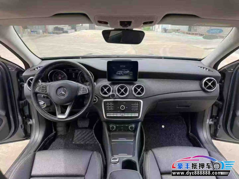 19年奔驰GLA轿车抵押车出售