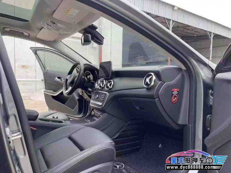 19年奔驰GLA轿车抵押车出售