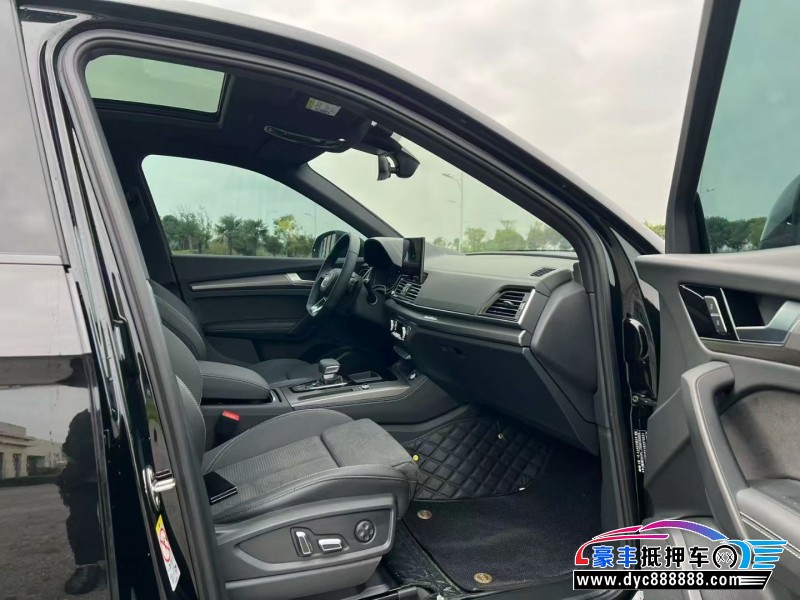 24年奥迪Q5轿车抵押车出售