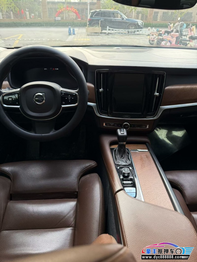 19年沃尔沃S90轿车抵押车出售