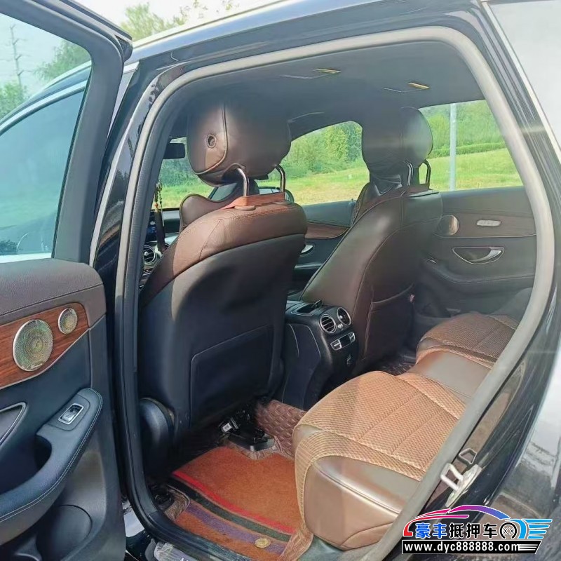 21年奔驰GLC轿车抵押车出售