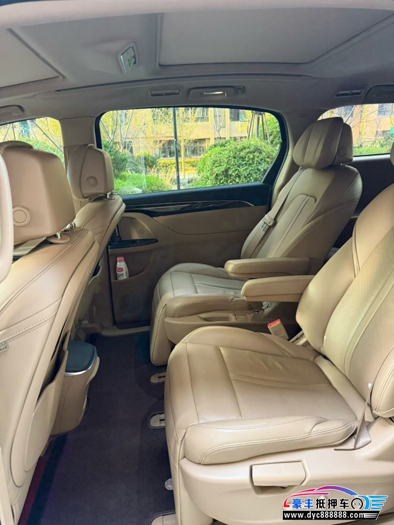 20年别克GL8轿车抵押车出售