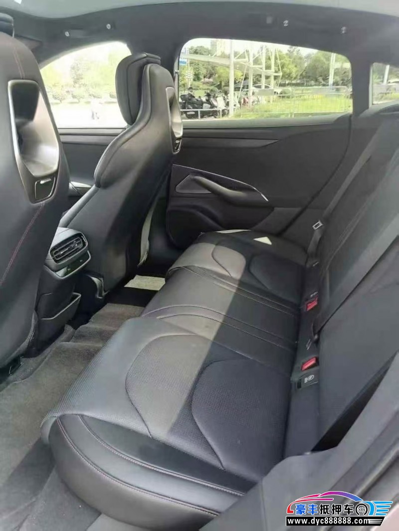 24年小米SU7轿车抵押车出售