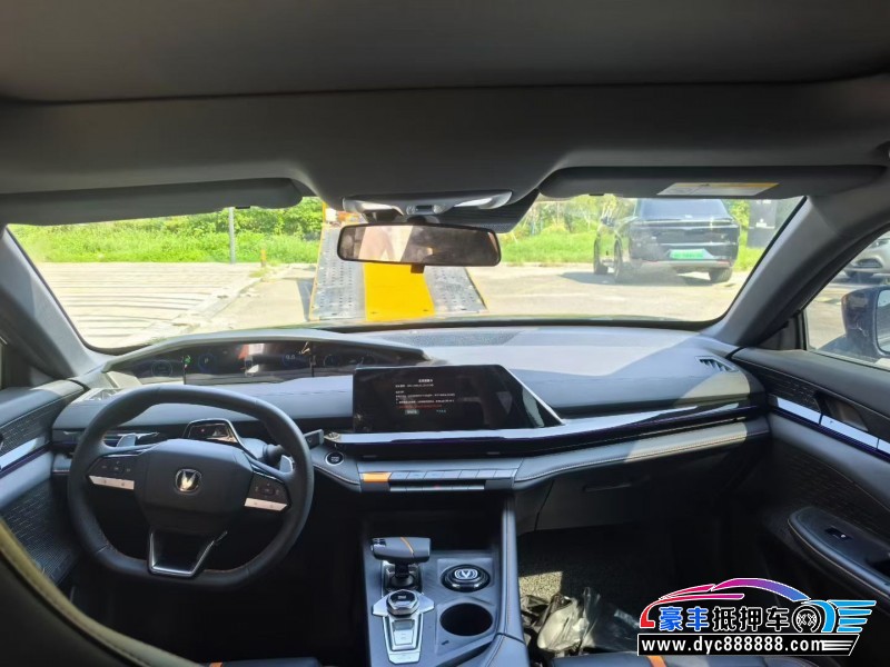 24年长安长安UNI轿车抵押车出售