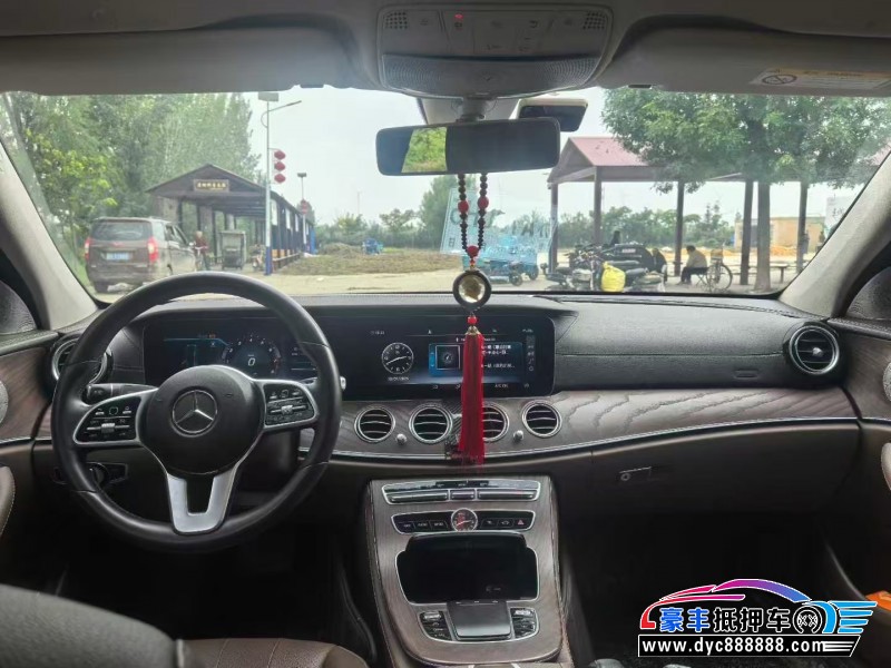 18年奔驰E轿车抵押车出售