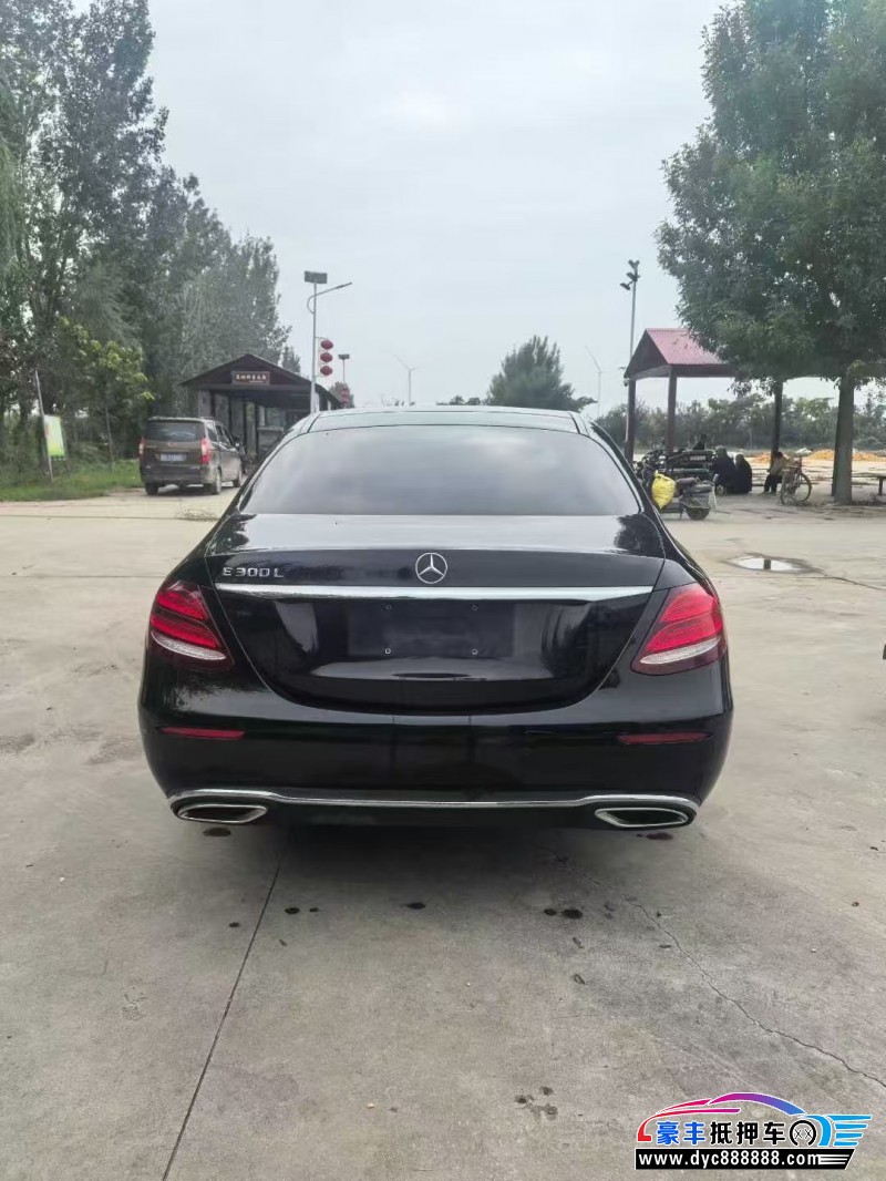 18年奔驰E轿车抵押车出售